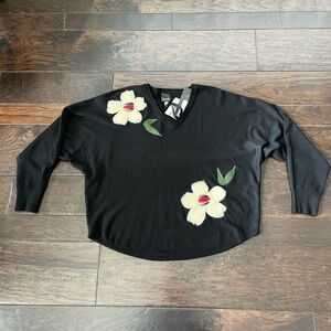 Aaeda Black V-neck Sweater, Size Large